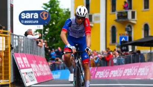 Valter Attila az utolsó kanyarban kisodródott, de így is negyedik lett a Giro d'Italia 19. szakaszán