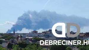 Műanyagraktár égett Bánkon, hatalmas területen lángol a Hortobágy