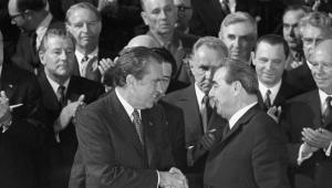 Ötven éve, a hidegháború csúcsán tudott fegyverkorlátozásról megállapodni az USA és a Szovjetunió