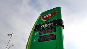 Mától nagy változás jön a benzinkúton: nem hatósági áron pörög a számláló