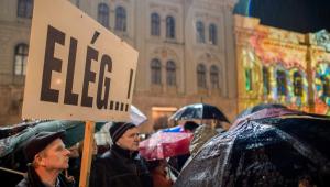 A fizetésemelést nem tudják összedobni, de több pécsi vállalkozás segíti a város tanárait