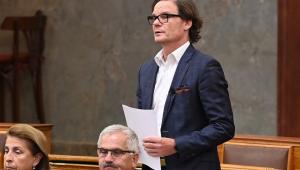 Megszavazták a globális minimumadó elutasításáról szóló határozati javaslatot a parlamentben