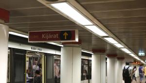 Egy férfi öngyilkos akart lenni a metróalagútban, nem jár a 2-es metró a Deák tér és az Örs vezér tere között