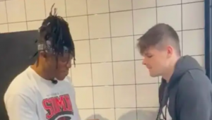 8,3 milliónyi diákhitelt fizetett ki rajongójának egy rapper, miután vesztett kő-papír-ollóban