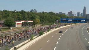 Biciklis tüntetők szállták meg a német autópályát