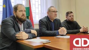 Az LMP és az MSZP is támogatja a Momentum helyi népszavazási kezdeményezését a debreceni akkumulátorgyár ügyében