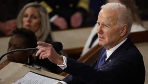 Saját választóit és a republikánusokat is igyekezte meggyőzni évértékelő beszédével Joe Biden
