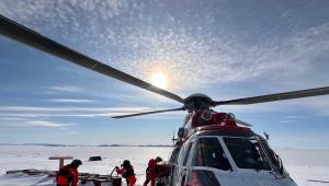 Norvégok mentettek ki egy orosz kutatót az Északi-sark közelében