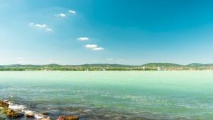 Lassan már nem ad enyhülést a Balaton vize - Gyenesdiásnál közel 30°C volt a tó hétvégén