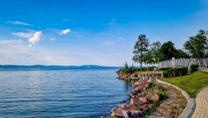 Lassan felforr a Balaton , a Velencei-tó és a Fertő-tó vize is...