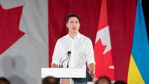 Justin Trudeau is bocsánatot kért, amiért a kanadai parlamentben ovációval fogadtak egy a nácik oldalán harcoló veteránt