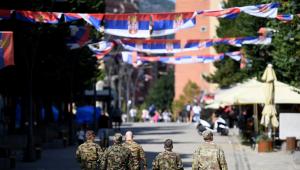 Újabb katonákat küld Koszovóba a NATO
