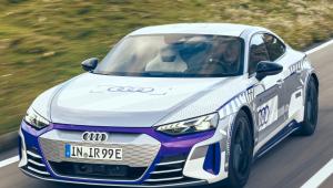 Jeges témával tüzeli fel az Audi az RS e-tron GT modellt