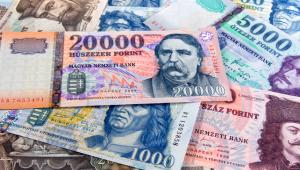 Kicsit messzebb került a forint a rémálomtól