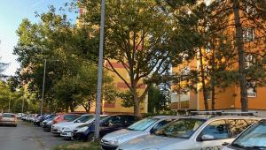 Ha az illetékes bizottság is elfogadja, akkor december 15-től korlátozzák a parkolást Szombathelyen a Derkovits-lakótelep egy részén