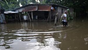 Pilar esőbe fullasztja Salvadort - 2 halálos áldozata már van a viharrendszernek