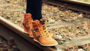 Női utcai cipő a stílusos mindennapokra
