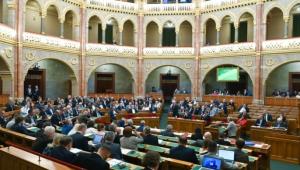 Megszavazta az Országgyűlés az Alaptörvény tizenharmadik módosítását, és új AB-elnököt választott