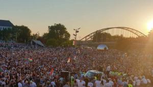 Dézsit, Borkait és Gyurcsányt is ütötte győri beszédében Magyar Péter