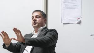 Kiszelly Zoltán tartja meg az eredetileg Somkuti Bálint nevével beharangozott esti CÖF-ös előadást