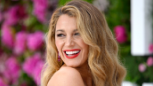 Minden tekintet Blake Lively meztelenruhájára szegeződött: a határait feszegette ebben a kreációban a színésznő 