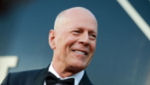 Nem hiszed el, milyen jól néz ki Bruce Willis a legfrissebb fotókon betegsége ellenére