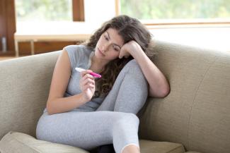 4 gyakori hormonális zavar, ami meddőséghez vezethet: nem csak a pajzsmiriggyel lehet gond