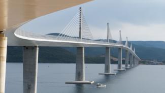 A Boszniát elkerülő hatalmas híd, amely átformálja a balkáni utazást