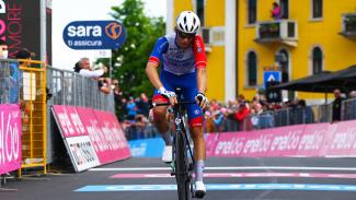Valter Attila az utolsó kanyarban kisodródott, de így is negyedik lett a Giro d'Italia 19. szakaszán