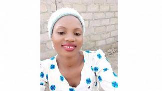 Megvertek és élve elégettek Nigériában egy lányt diáktársai, istenkáromlást emlegetve