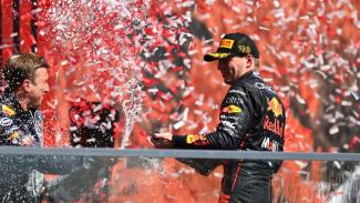 Idegtépő csatában nyert Verstappen Kanadában, nem omlott össze a Ferrari nyomása alatt