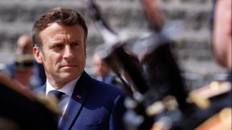 Példátlan választási eredmény után nehéz kormányzás elé néz Emmanuel Macron