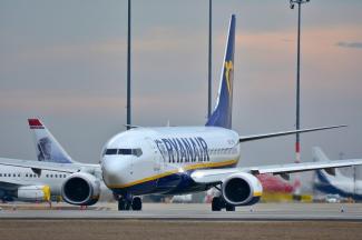 300 millióra büntetik a Ryanairt, amiért a cég áthárította a extraprofit-különadót az utasokra