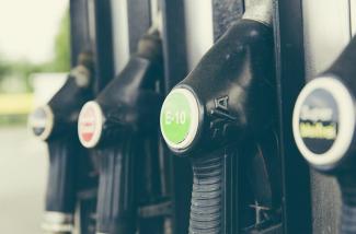 Magyarországon és Horvátországban is csökken a benzin ára