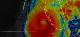 Közel 5-ös erősségű a Florida felé robogó Ian hurrikán