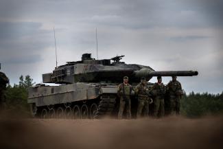 Ukrán külügyminiszter: Első körben 120-140 tankra számítunk nyugatról