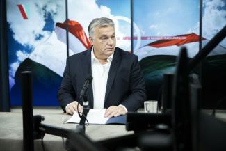 A nyugati egyetemi kuratóriumokban is ülnek politikusok, replikázott Orbán az Erasmus-pénzek felfüggesztésére, de nagyot csúsztatott