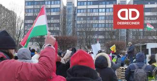 Ismét a kínai akkumulátorgyár ellen tüntettek Debrecenben