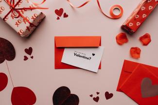 A szerelem marad, a kártya megy – mi legyen a Valentin-napkor keletkező hulladékkal?