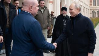 A Krímbe látogatott Vlagyimir Putyin a félsziget bekebelezésének kilencedik évfordulóján 