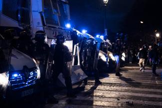 Tiltja a rendőrség a gyülekezést Párizs főbb pontjain