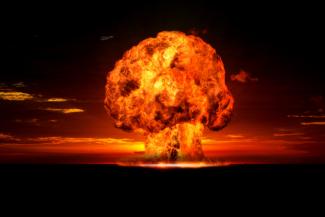  135 ezer hirosimai atombombán ül a világ