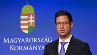 Gulyás Gergely: Profi volt a rendőri fellépés a tüntetőkkel szemben a Karmelitánál 