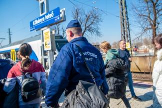Megint hatalmas, Nyugat-Európába áramló tömeggel akadt dolga a magyar rendőröknek