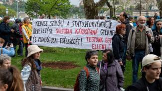 Darabokra szedték a szakszervezetek és a civilek Pintér Sándor tájékoztatóját a benyújtott státusztörvényről