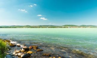 Lassan már nem ad enyhülést a Balaton vize - Gyenesdiásnál közel 30°C volt a tó hétvégén