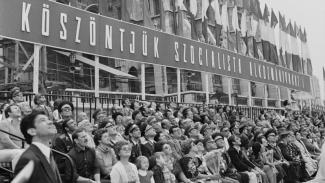„Az állampolgáré az elsőbbség az állammal szemben” – archív műsor a közügyek intézésének nyugati példáiról