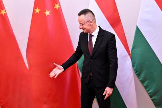 Szijjártó: A Kínán kívüli világ vezetői leszünk az akkumulátorgyártás tekintetében, ezért irigyel is minket mindenki