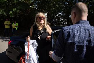 „30 éve járunk össze” – mondta Schmidt Mária arról, hogy miért a lánya villájában nyaralt Orbán Viktor