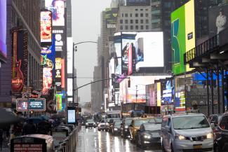 Villámárvíz csapott le New Yorkra: több metróvonal leállt, egy reptéri terminált is lezártak